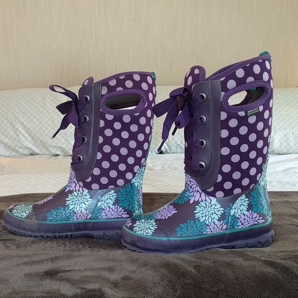 **SOLD**Girl's Bogs Snow Boots